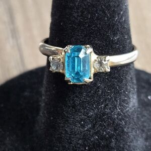 VTG 80s Faux Swiss Blue Topaz Diamond Gold Tone Adjustable Band Costume Ring